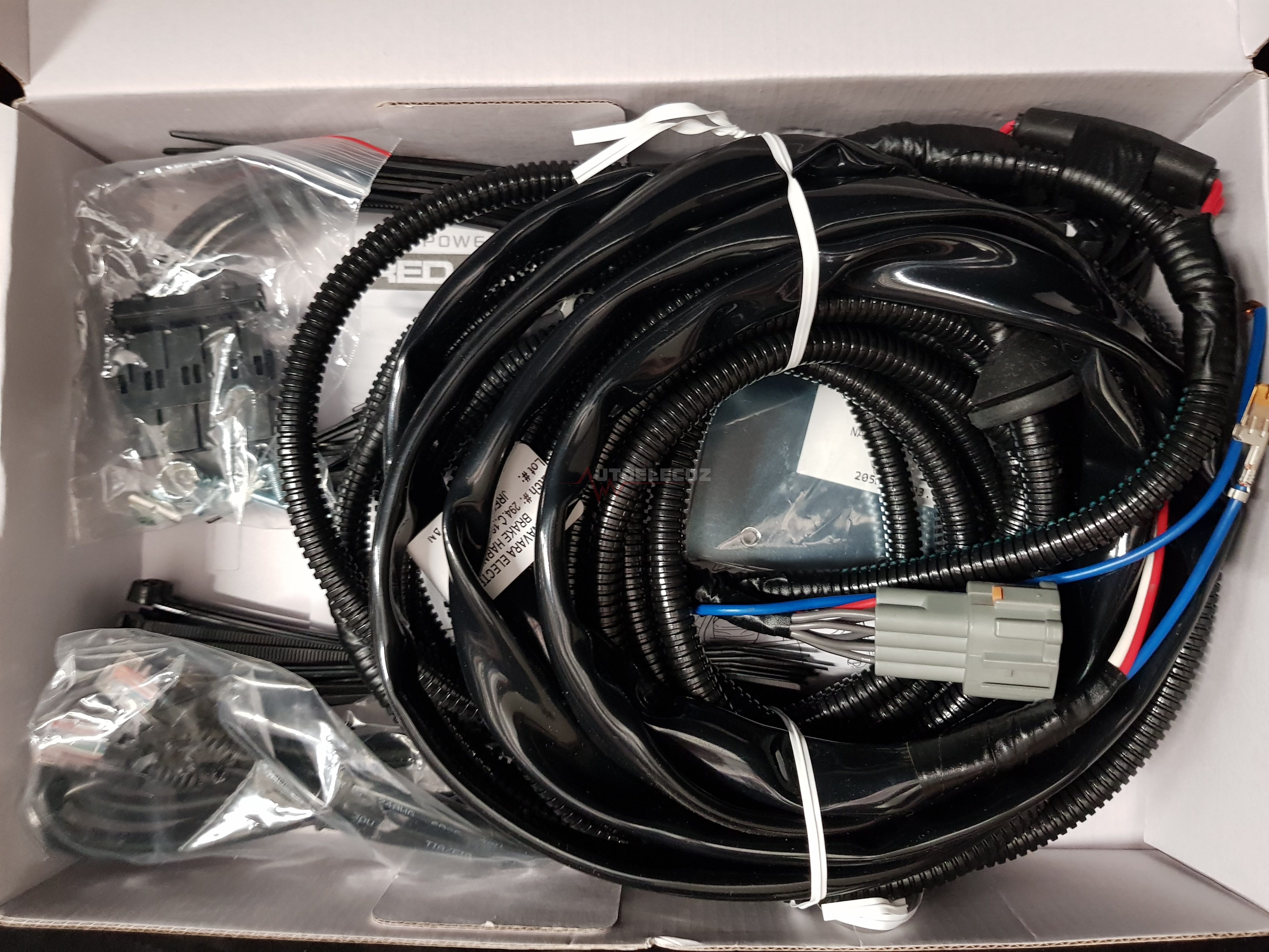 REDARC NISSAN NAVARA TOW-PRO WIRING KIT | Autoelecoz.com.au